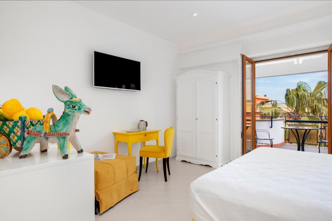 Bed and breakfast Le Palme Sorrente Extérieur photo